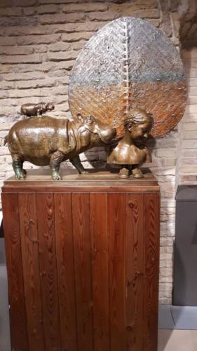 Mater amabilis. Opera in bronzo fuso